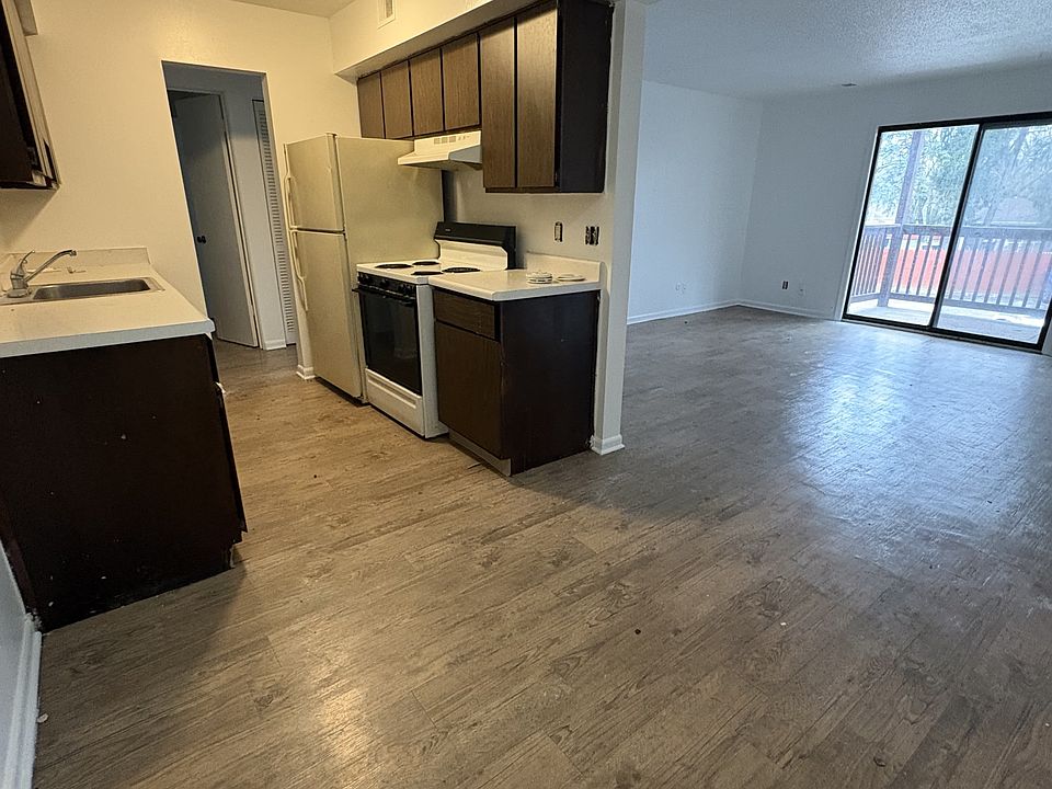 1st image of 1306 Michigan Ave W