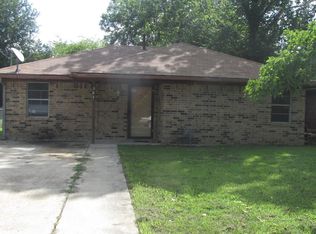 567 26th St SW, Paris, TX 75460