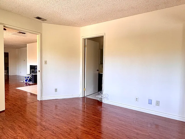 4267 Beverly Glen Blvd #203 — Photo 17