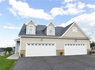49 Brookview Cir #49, Bristol, CT 06010