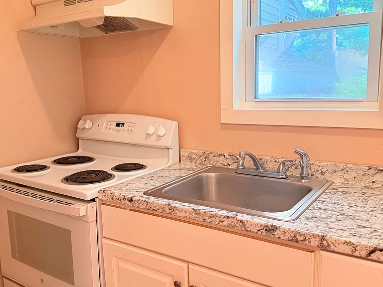 2046 Hartford Ave #4 — Photo 10