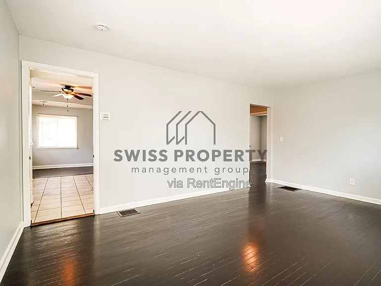 3381 Norwood St — Photo 9