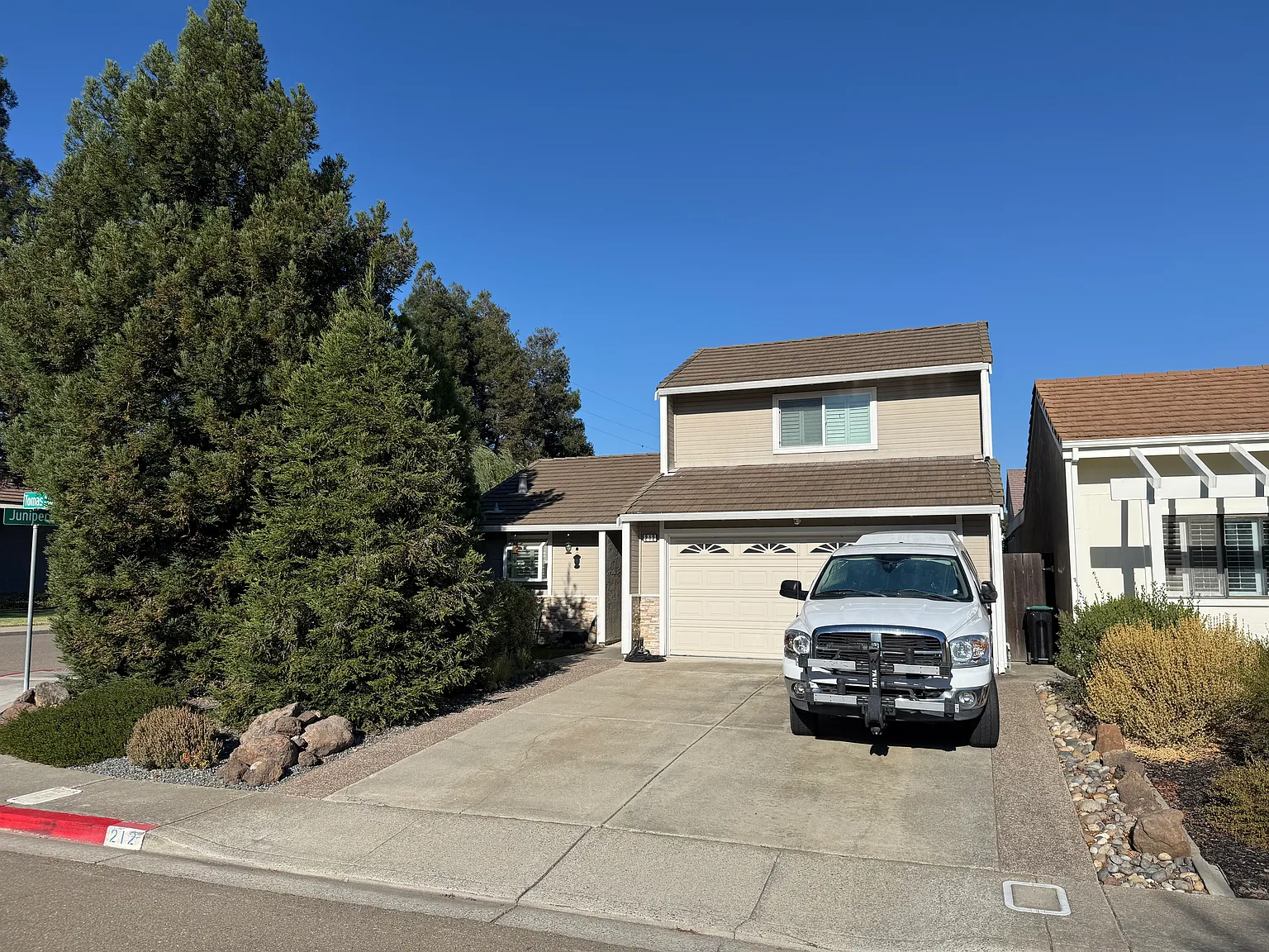 3 bed, 1641 sqft, $3,850 — Photo 1
