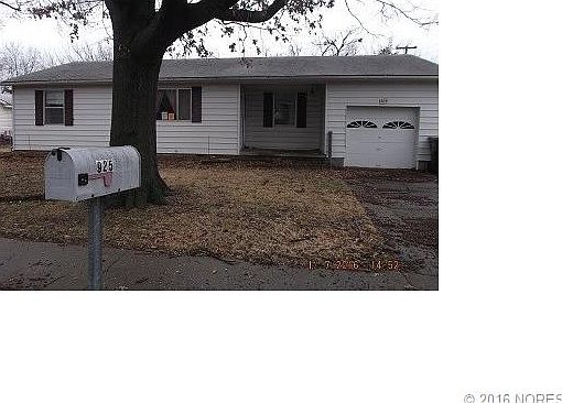1st image of 925 W 11th St