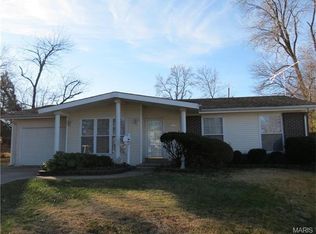 1650 Arundel Dr, Florissant, MO 63033