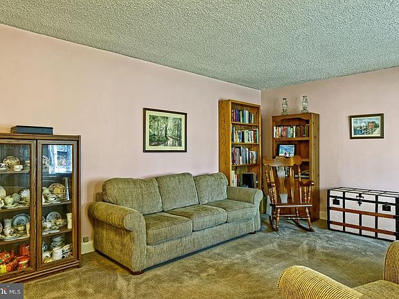 4th image of 2128 Dorothy Ave