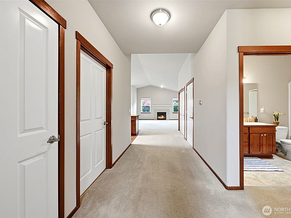 4th image of 1112 Grant Place