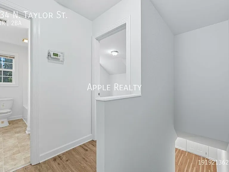 834 N Taylor St — Photo 8