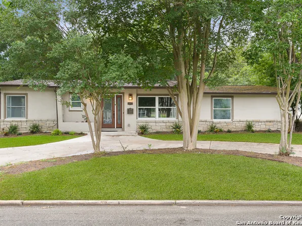 808 CANTERBURY HILL ST, Terrell Hills, TX 78209