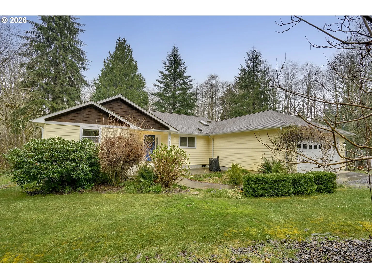 565 McAdams Rd E photo 1