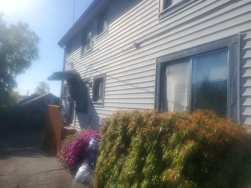 Side driveway