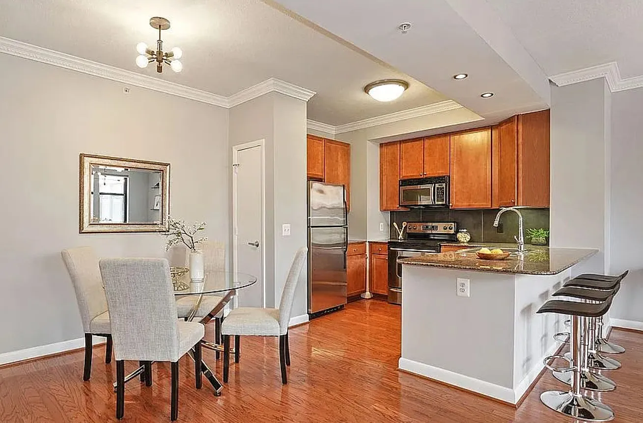 1 bed, 873 sqft, $2,850 — Photo 3