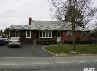 413 Old Bridge Rd, Northport, NY 11768