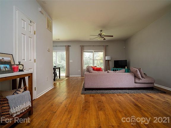 5th image of 2325 Cricket Ln