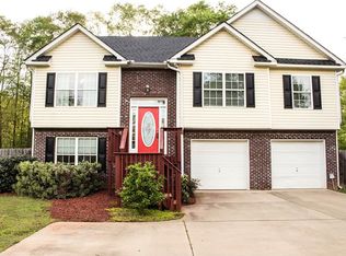 606 Lakeshore Dr, Jackson, GA 30233