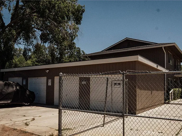 217 E I St — Photo 20