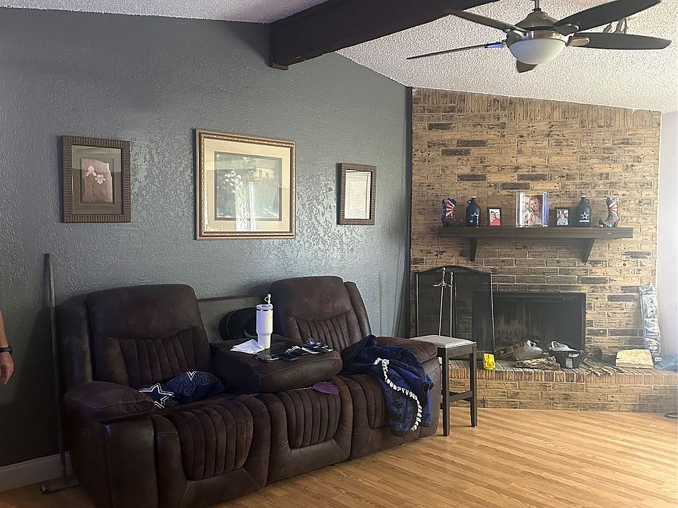 1st image of 556 Greenway Dr