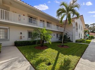 380 Gabriel Cir #4, Naples, FL 34104