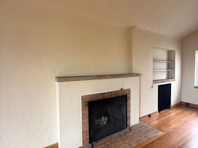 Top Floor Large Apartment with View — Photo 5