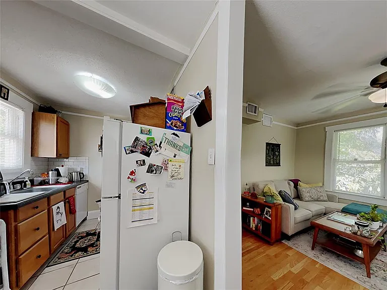 807 1/2 S Fremont Ave #UPPER — Photo 13