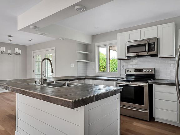 2nd image of 63 Stacey Ln