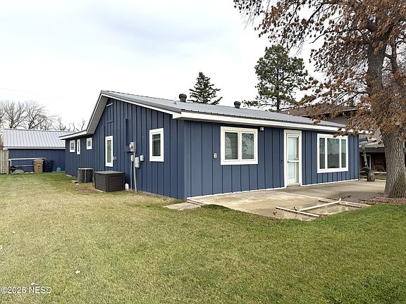 5th image of 410 N Lake Dr