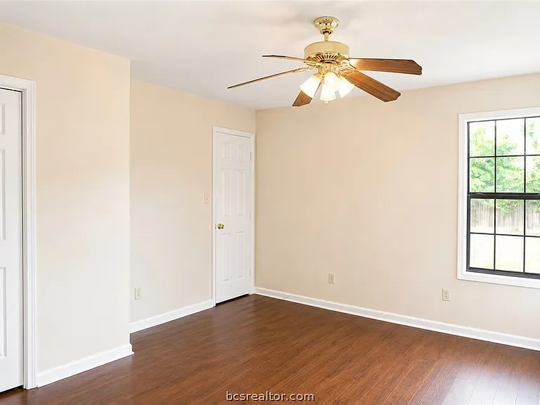 405 Live Oak St #B — Photo 4