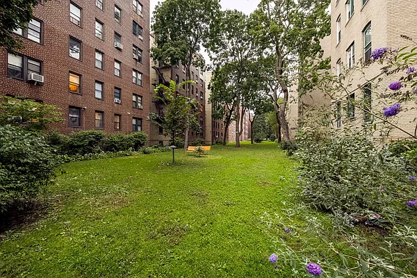 Sold by Compass | media 18