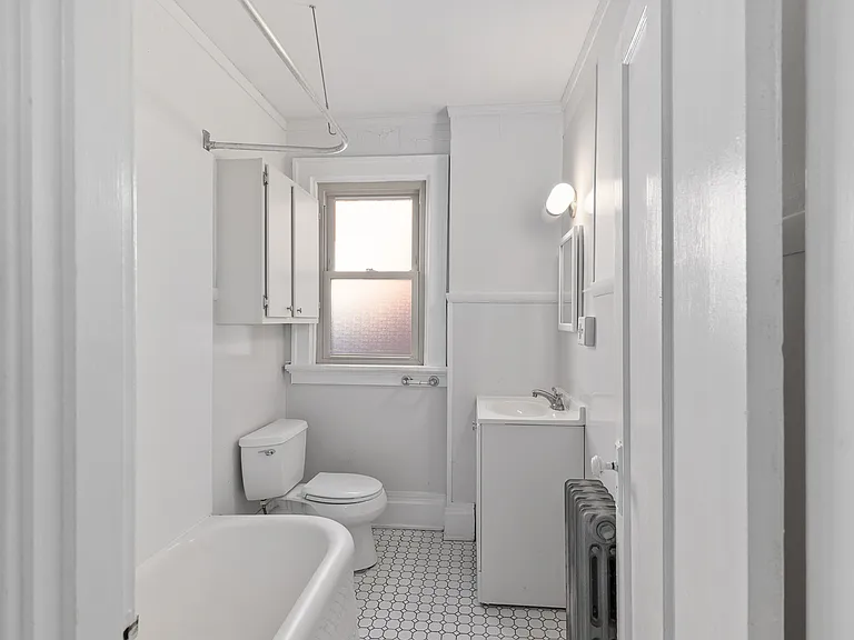 3096 Madison Rd #8 — Photo 15