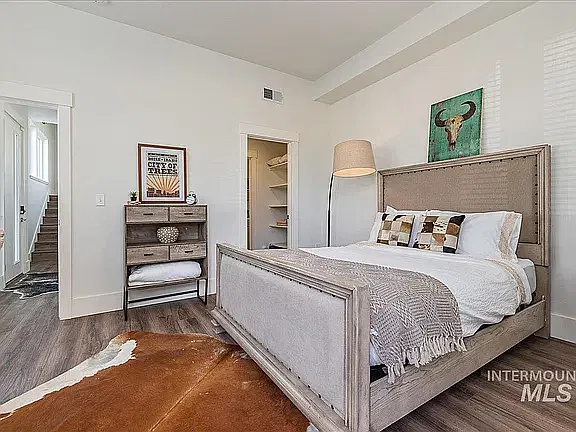 2 bed, 1597 sqft, $3,400 — Photo 3