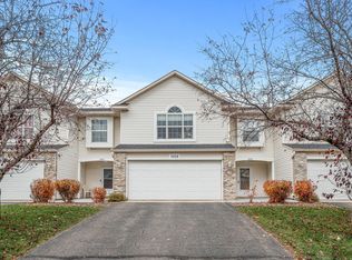 1059 Juniper Ct, Shakopee, MN 55379