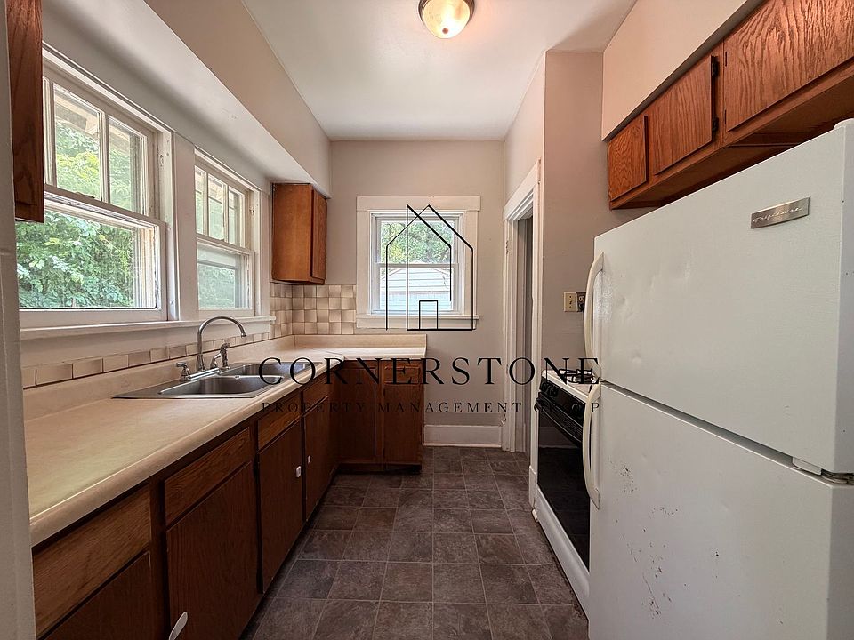 1st image of 153 7th Ave N