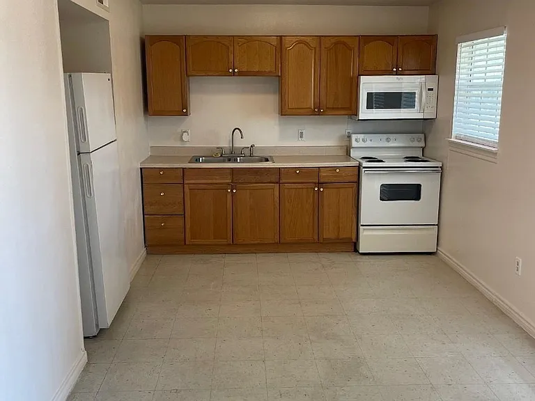 411 Tennessee St #6 — Photo 2