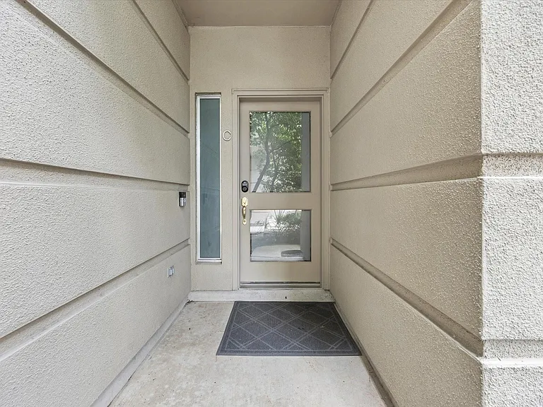 2404 Fairview Ave #C — Photo 11