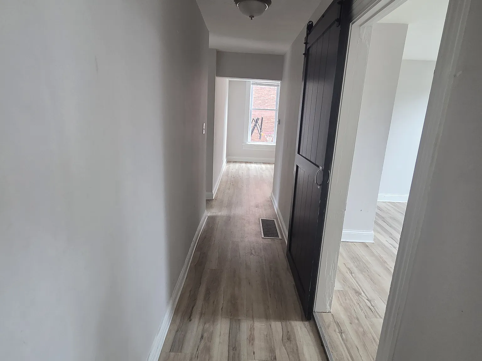 2 bed, $1,650 — Photo 2