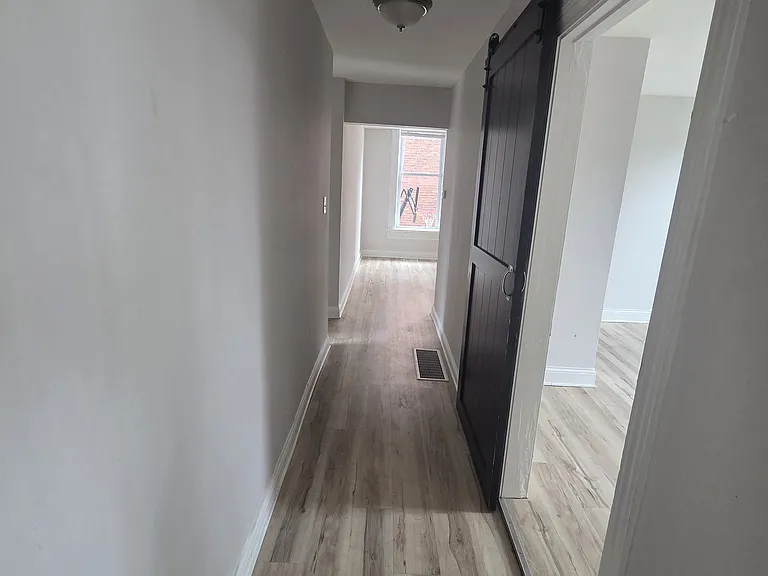 2867 W 21st St #1 — Photo 2