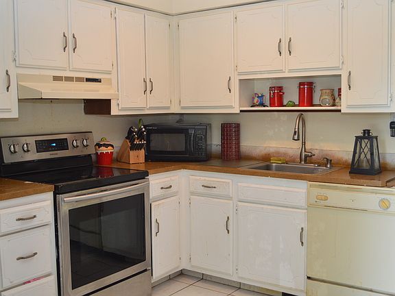 3rd image of 27 Birch Ave