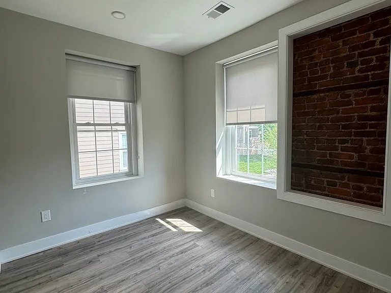 24 Veterans Memorial Dr E #1 — Photo 16