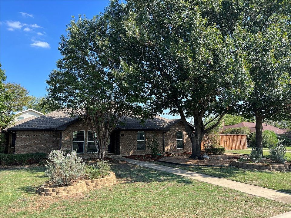 1st image of 3322 Darby Ln