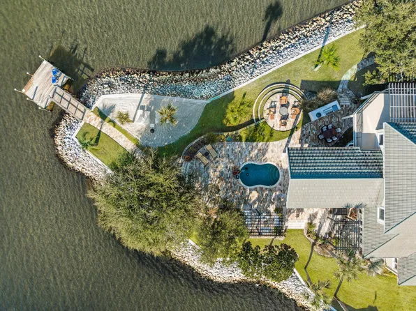 221 Bay Circle Dr, Santa Rosa Beach, FL 32459