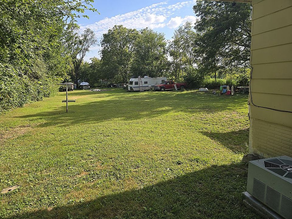 2nd image of 700 Iowa St