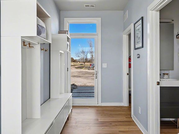 5th image of 1564 N 450th Rd