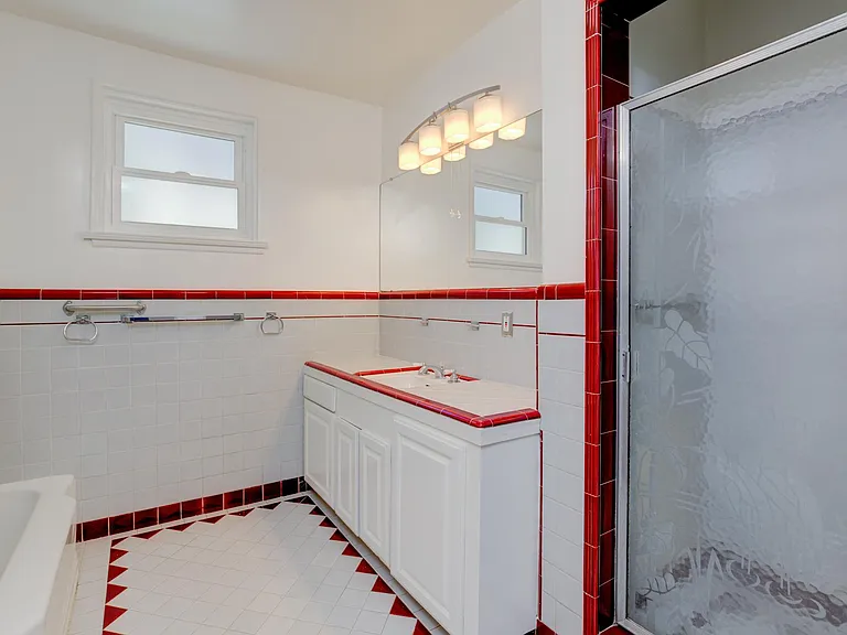 14733 McCormick St — Photo 5