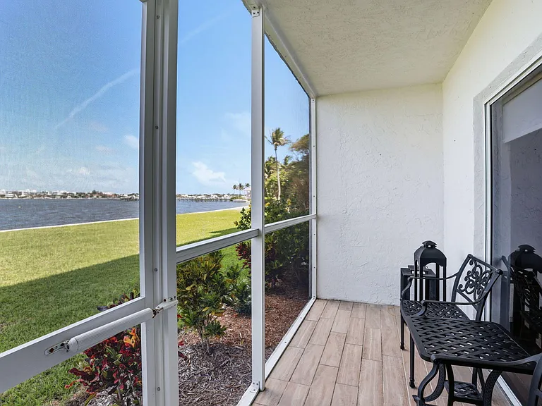 1516 S Lakeside Dr #103 — Photo 3