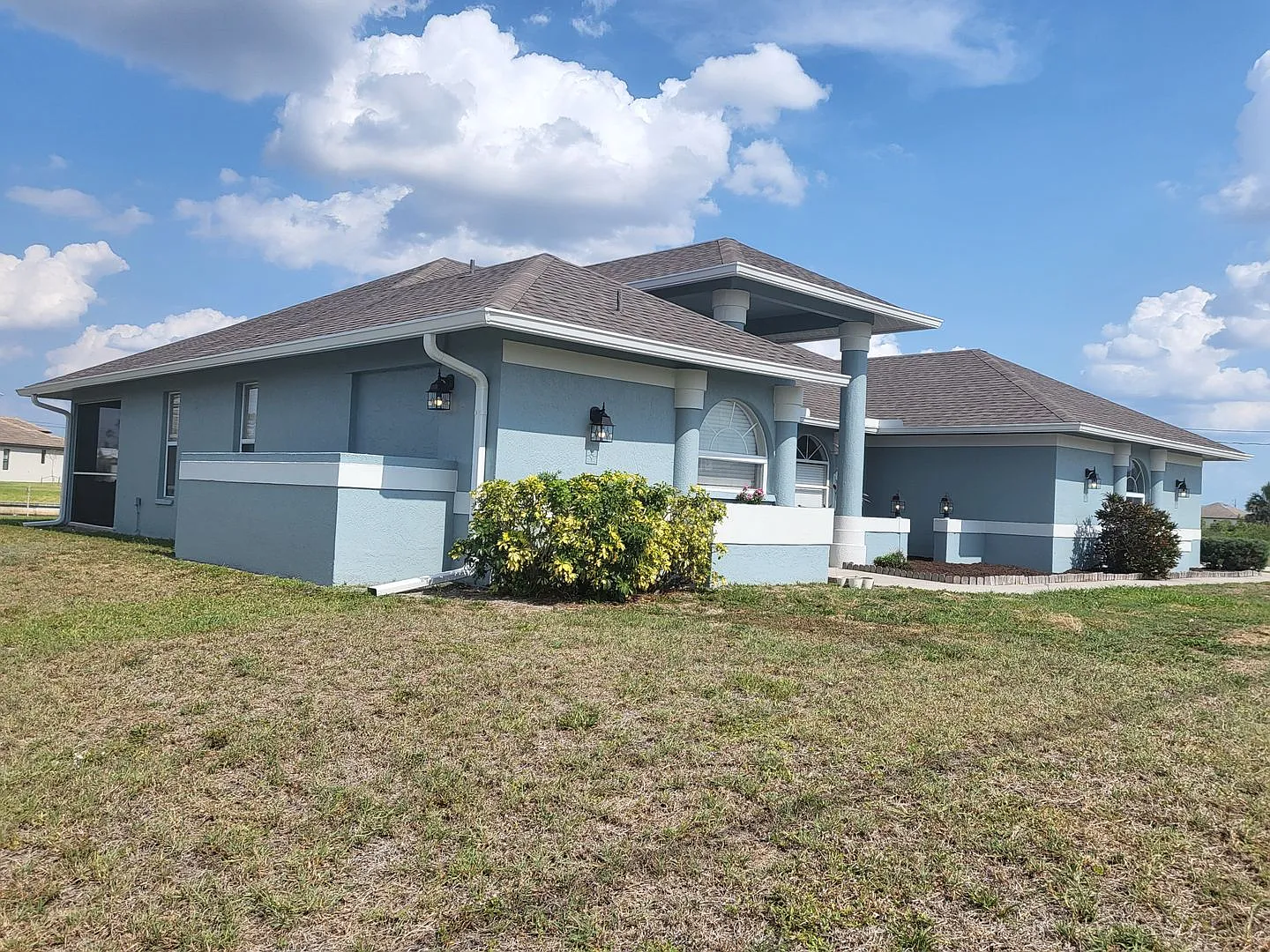 NW Spacious 3/2/2 on Saltwater Canal-Fish off the Dock! — Photo 1