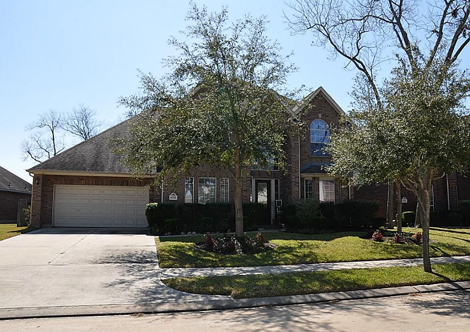 Great curb appeal!