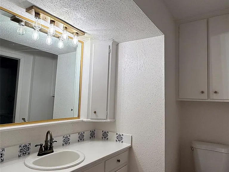 2744 Briarhurst Dr #2 — Photo 11