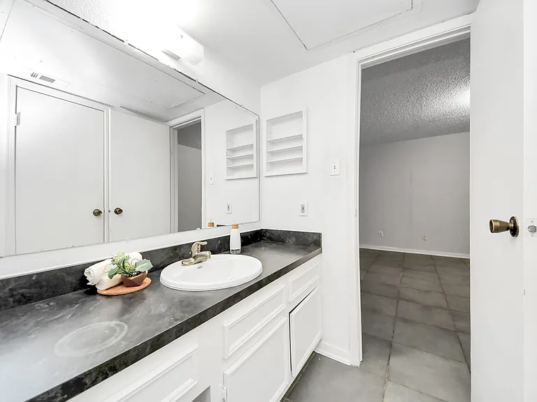 2750 Holly Hall St #911 — Photo 37