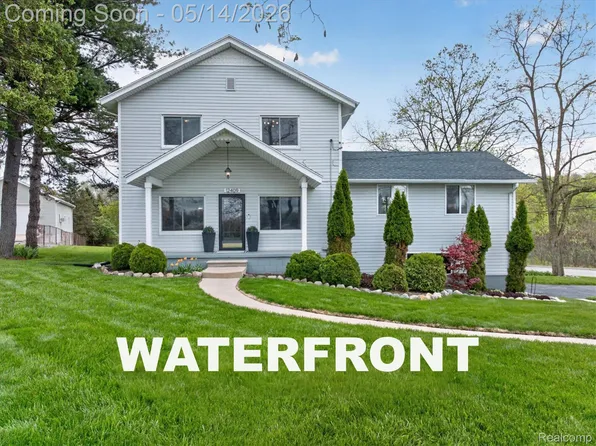 12409 N Fenton Rd, Fenton, MI 48430