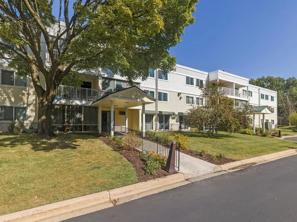 130 Demont Ave E APT 249, Little Canada, MN 55117